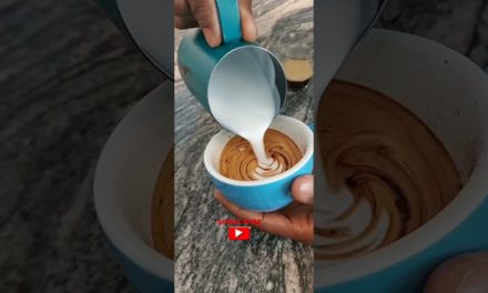 Latte art skills. Cappuccino & Piccolo coffee.