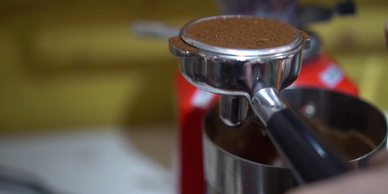 Hướng Dẫn Cách Pha Cà Phê Máy Và Espresso | Coffee Tree Official
